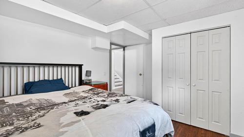 1399 Lamar Drive, Kamloops, BC - Indoor Photo Showing Bedroom