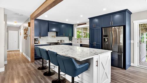 1399 Lamar Drive, Kamloops, BC - Indoor Photo Showing Kitchen With Upgraded Kitchen