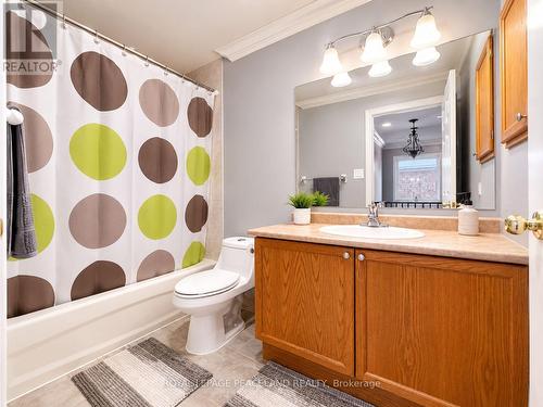65 Tanglemere Crescent, Brampton, ON - Indoor Photo Showing Bathroom
