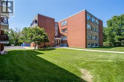 2052 COURTLAND Drive Unit# 403 Burlington, ON L7R 1R8