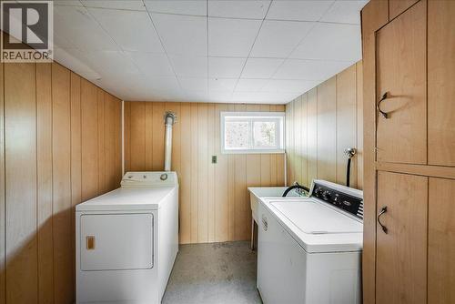 1338 Third Avenue, Trail, BC - Indoor Photo Showing Laundry Room
