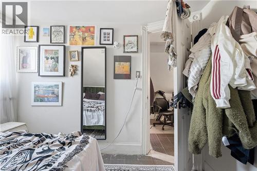 Image quality insufficient for description - 355 Barton Street E, Hamilton, ON - Indoor Photo Showing Bedroom