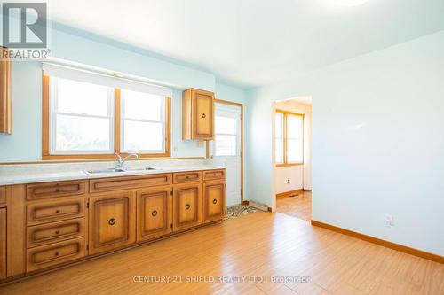 901 Laflin Street, Cornwall, ON - Indoor Photo Showing Kitchen With Double Sink