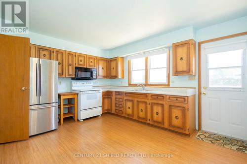 901 Laflin Street, Cornwall, ON - Indoor Photo Showing Kitchen