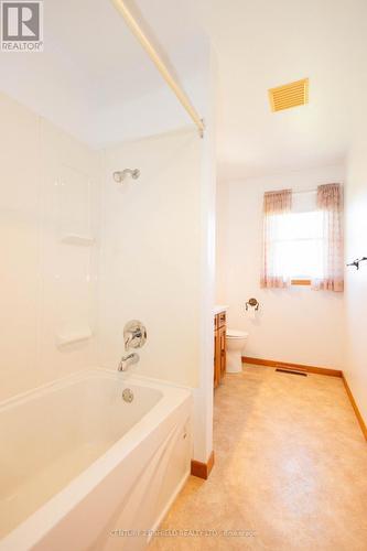 901 Laflin Street, Cornwall, ON - Indoor Photo Showing Bathroom