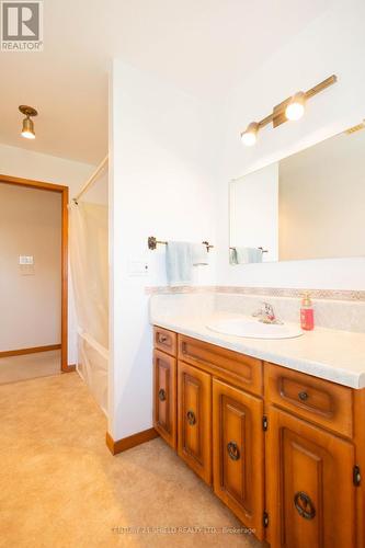 901 Laflin Street, Cornwall, ON - Indoor Photo Showing Bathroom