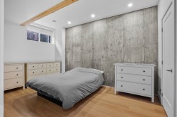 Interior - 