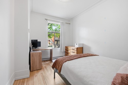 Master Bedroom - 8432 Rue St-Denis, Montréal (Villeray/Saint-Michel/Parc-Extension), QC - Indoor Photo Showing Bedroom