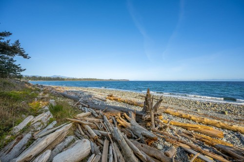 1551 Kye Bay Rd, Comox, BC 