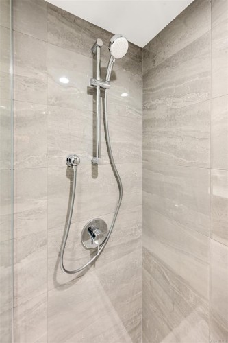#204-363 Tyee Rd, Victoria, BC - Indoor Photo Showing Bathroom