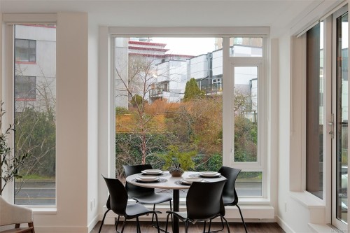 #204-363 Tyee Rd, Victoria, BC - Indoor