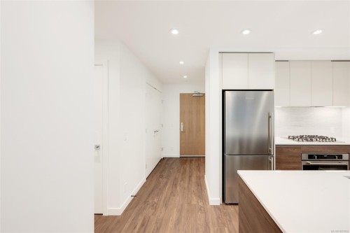 #204-363 Tyee Rd, Victoria, BC - Indoor Photo Showing Kitchen