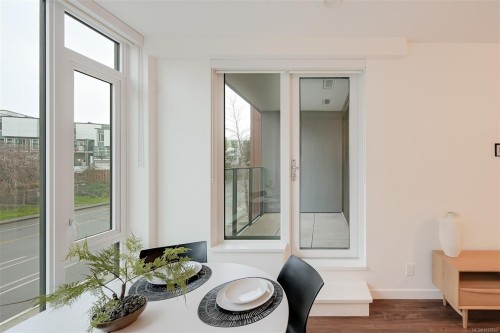 #204-363 Tyee Rd, Victoria, BC - Indoor