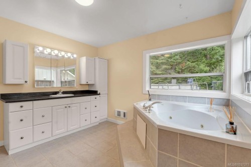 8996 Chemainus Rd, Chemainus, BC 