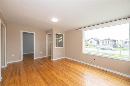 519 Ferry Rd, Winnipeg, MB 