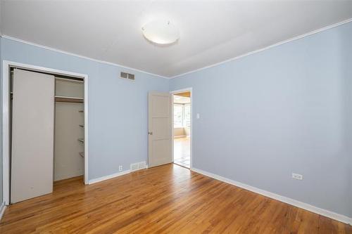 519 Ferry Rd, Winnipeg, MB 