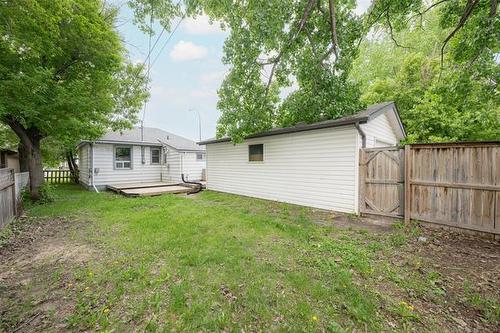 519 Ferry Rd, Winnipeg, MB 
