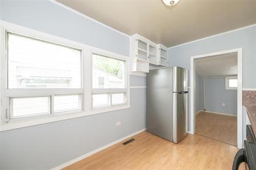 519 Ferry Rd, Winnipeg, MB 
