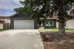 75 Augusta DR  Winnipeg, MB R3T 4C6