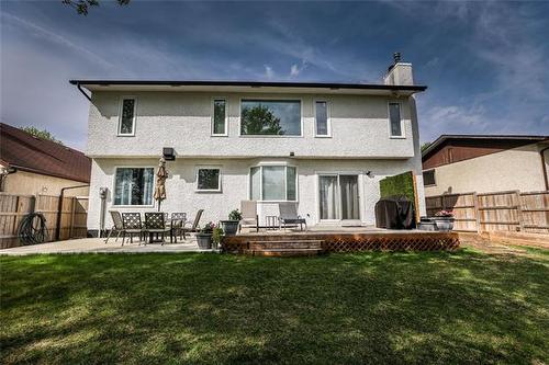 75 Augusta Dr, Winnipeg, MB 