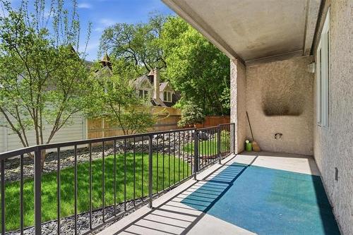 4-225 Roslyn Rd, Winnipeg, MB 