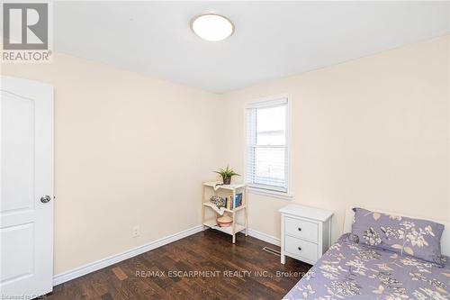 33 Alderney Avenue, Hamilton, ON - Indoor Photo Showing Bedroom