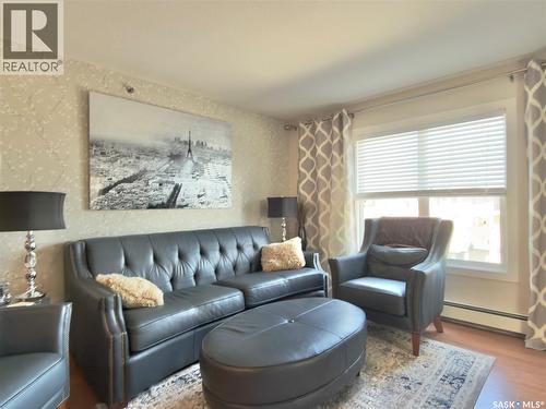 314A 415 Hunter Road, Saskatoon, SK - Indoor Photo Showing Living Room