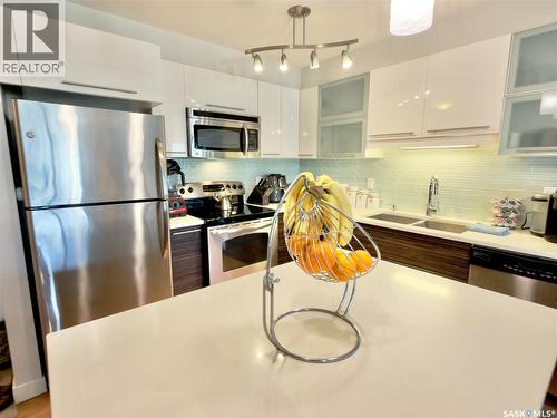 314A 415 Hunter Road, Saskatoon, SK - Indoor Photo Showing Kitchen With Stainless Steel Kitchen With Double Sink With Upgraded Kitchen