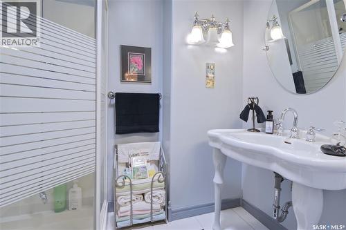 105 Sargent Crescent, Lake Diefenbaker, SK - Indoor Photo Showing Bathroom
