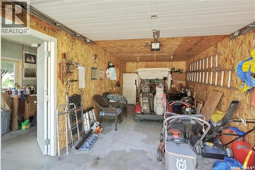 105 Sargent Crescent, Lake Diefenbaker, SK - Indoor Photo Showing Garage