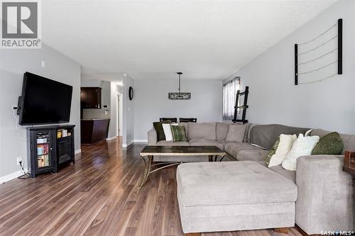 810 Princess Street, Regina, SK - Indoor Photo Showing Living Room