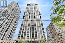 2709 - 761 BAY STREET Toronto, ON M5G 2R2