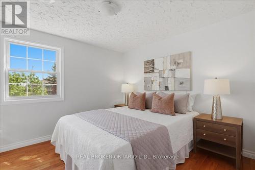 71 West Acres Crescent, Kitchener, ON - Indoor Photo Showing Bedroom
