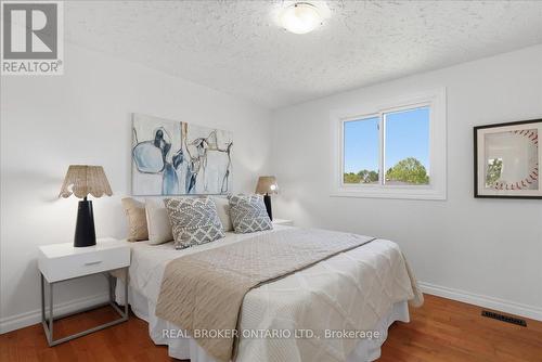 71 West Acres Crescent, Kitchener, ON - Indoor Photo Showing Bedroom