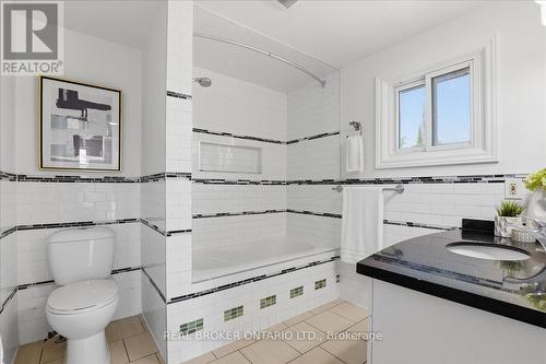 71 West Acres Crescent, Kitchener, ON - Indoor Photo Showing Bathroom