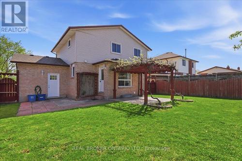 71 West Acres Crescent, Kitchener, ON - Outdoor
