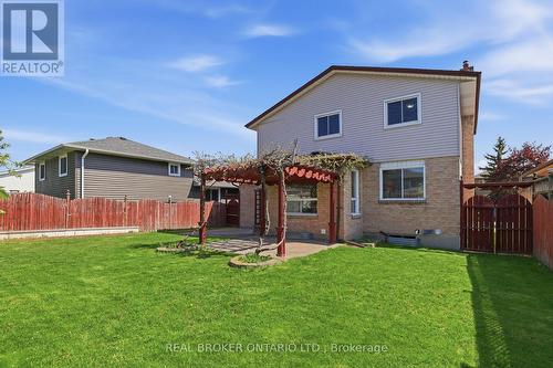 71 West Acres Crescent, Kitchener, ON - Outdoor