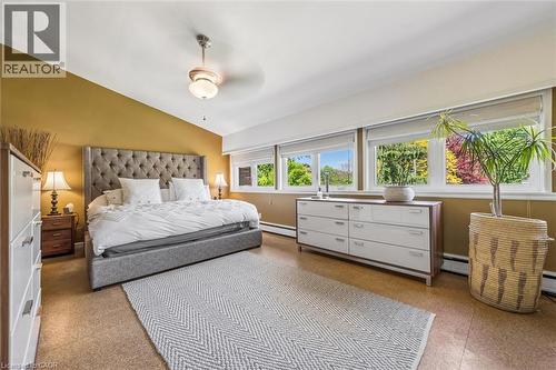 16 Parkwood Drive, Cambridge, ON - Indoor Photo Showing Bedroom