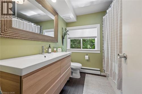 16 Parkwood Drive, Cambridge, ON - Indoor Photo Showing Bathroom