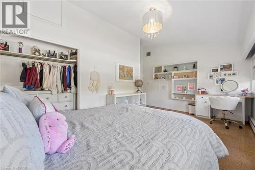 16 Parkwood Drive, Cambridge, ON - Indoor Photo Showing Bedroom