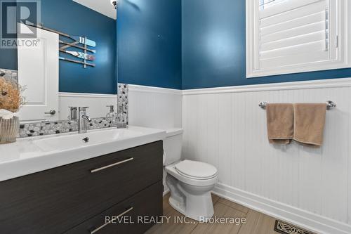 74 Mount Crescent, Essa, ON - Indoor Photo Showing Bathroom