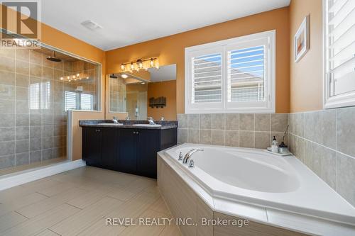 74 Mount Crescent, Essa, ON - Indoor Photo Showing Bathroom