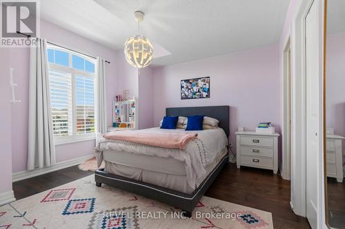 74 Mount Crescent, Essa, ON - Indoor Photo Showing Bedroom