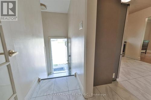 1076 Dixie Road, Mississauga, ON 
