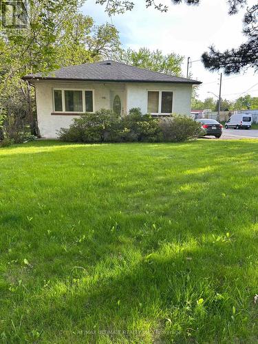 1076 Dixie Road, Mississauga, ON - Outdoor