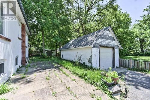 1076 Dixie Road, Mississauga, ON 
