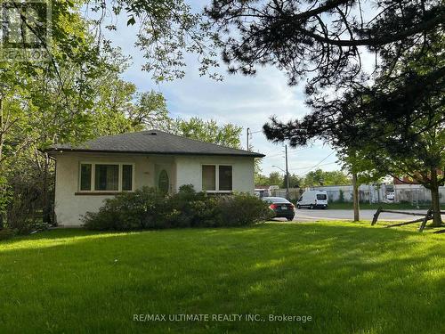 1076 Dixie Road, Mississauga, ON - Outdoor