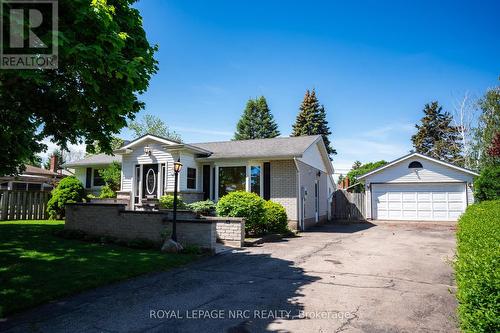 3 MONIQUE CRESCENT  St. Catharines (Vine/Linwell), ON L2M 1S8