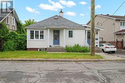 241 BRADLEY AVENUE Ottawa, ON K1L 7G8