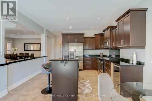 444 Dicenzo Drive, Hamilton, ON - Indoor Photo Showing Kitchen